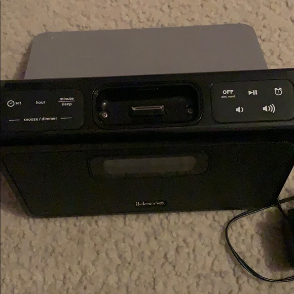 Black portable iPhone and iPod docking station - Picture 5 of 5